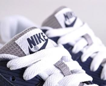 nike air max navy blue and white