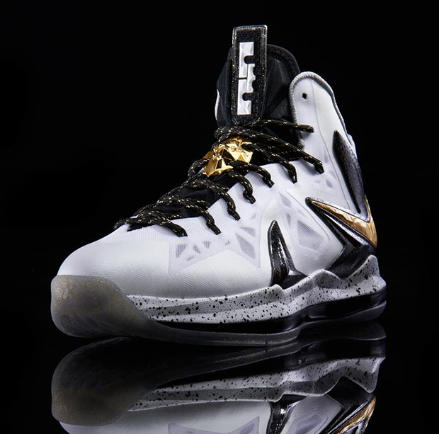 Nike-LeBron-X-Elite-White-Metallic-Gold-21.jpg