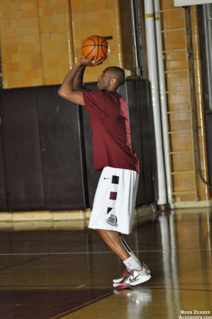 Nike Zoom Kobe V Lower Merion PE Detailed Photos