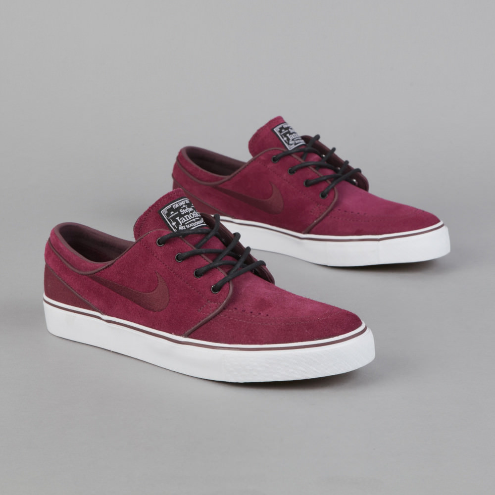 red janoski shoes