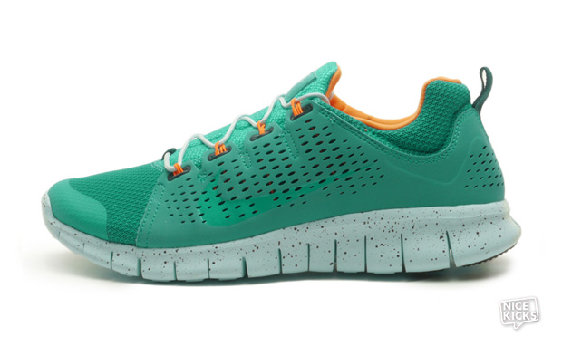 Nike Free Powerlines+ II "Atomic Teal"