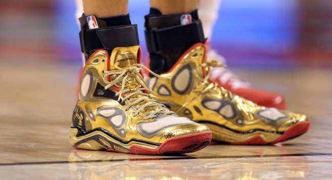 stephen curry under armour shoes gold 