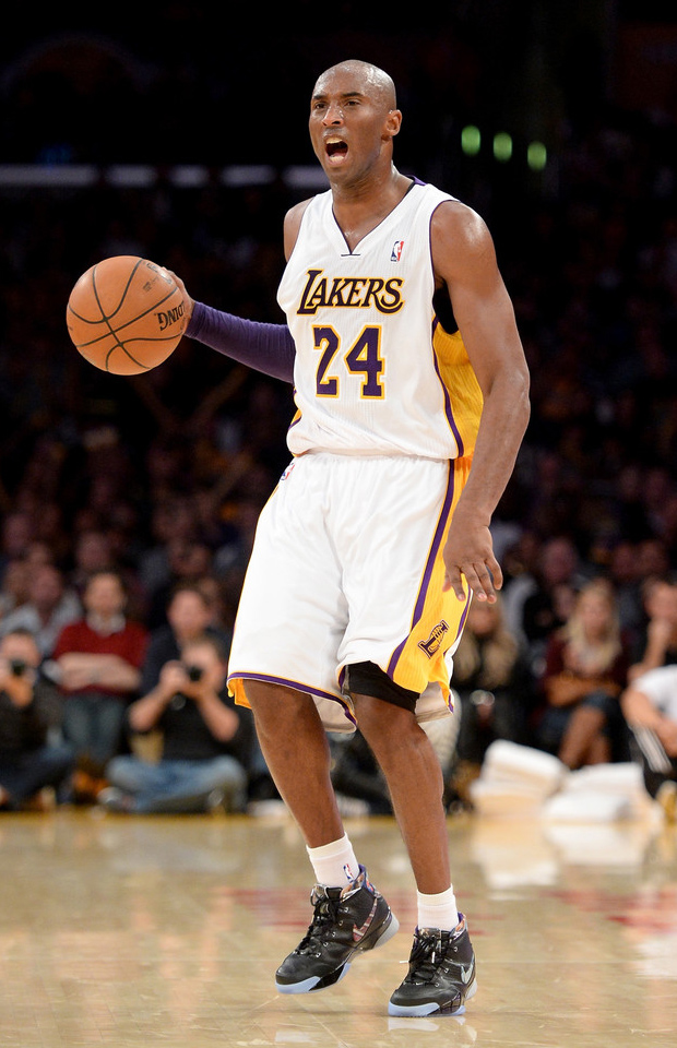 Kobe Bryant in the Nike Zoom Kobe 1 Prelude