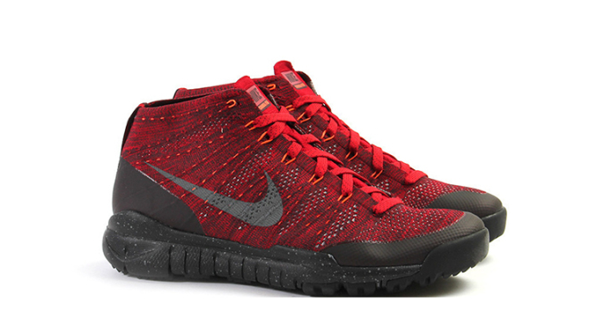 red nike flyknit trainer