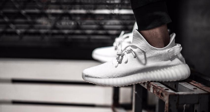 yeezy 350 v2 triple white outfit