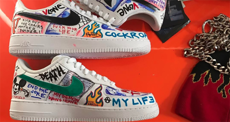 writing on air force 1s
