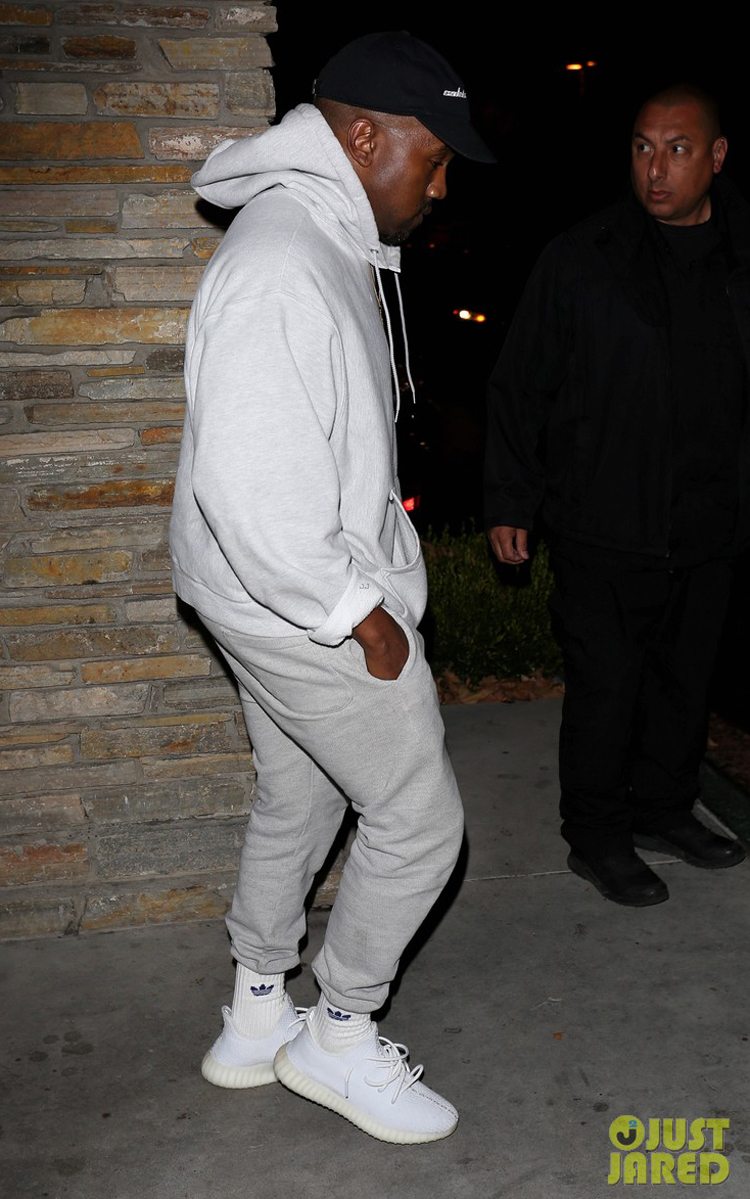 Yeezy Boost 350 V2 Black Roses (cream white) custom - Kanye West 