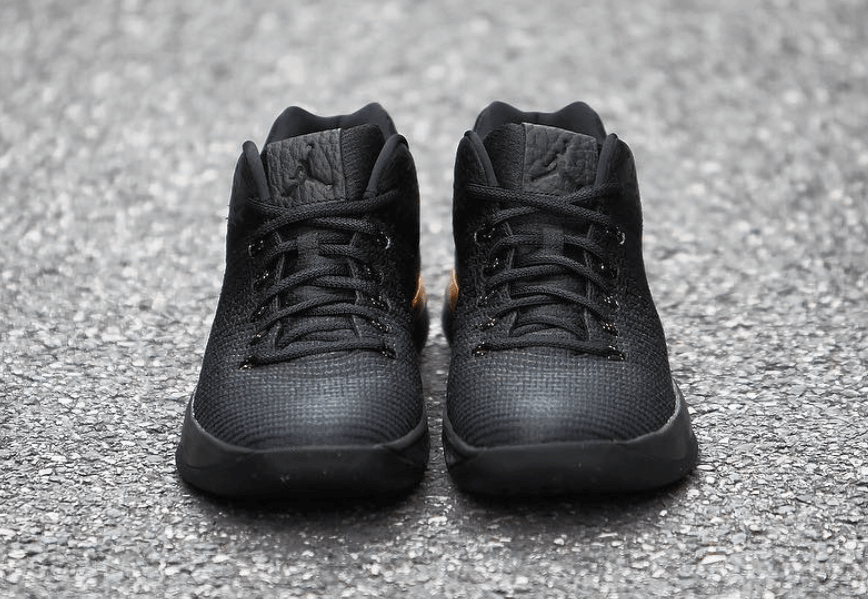 Air Jordan XXX1 Low Black/Metallic Gold // Release Date | Nice Kicks