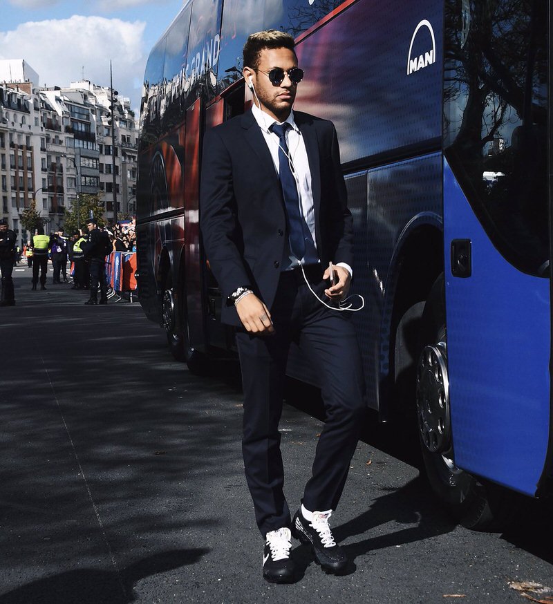 What's In Their Wardrobe? // Neymar Jr.