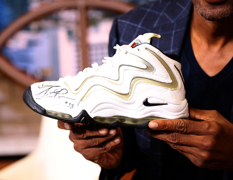 Scottie Pippen Signs Five Nike Signature Shoes For ESPN's Kicks 2 Beat  Cancer | Nice Kicks