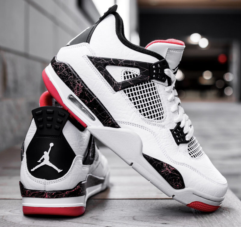 Air Jordan 4 Makes 