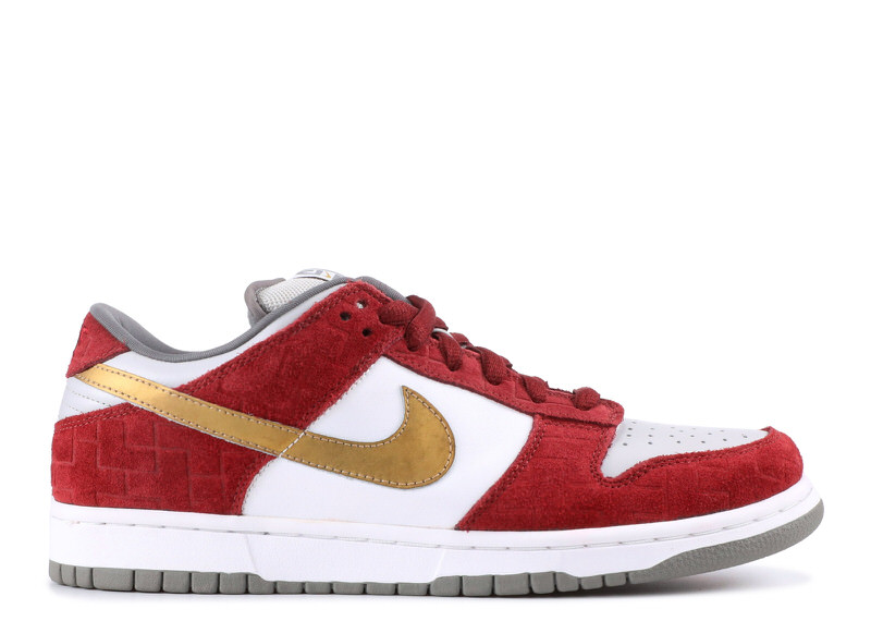 red high top nike dunks