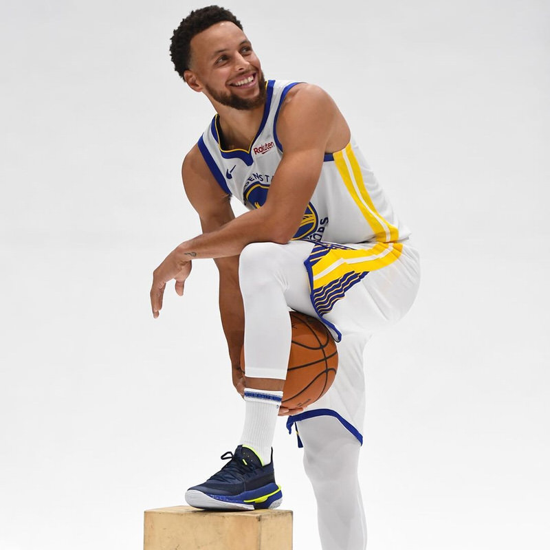 Warriors' Steph Curry debuts his new Under Armour Curry 7s