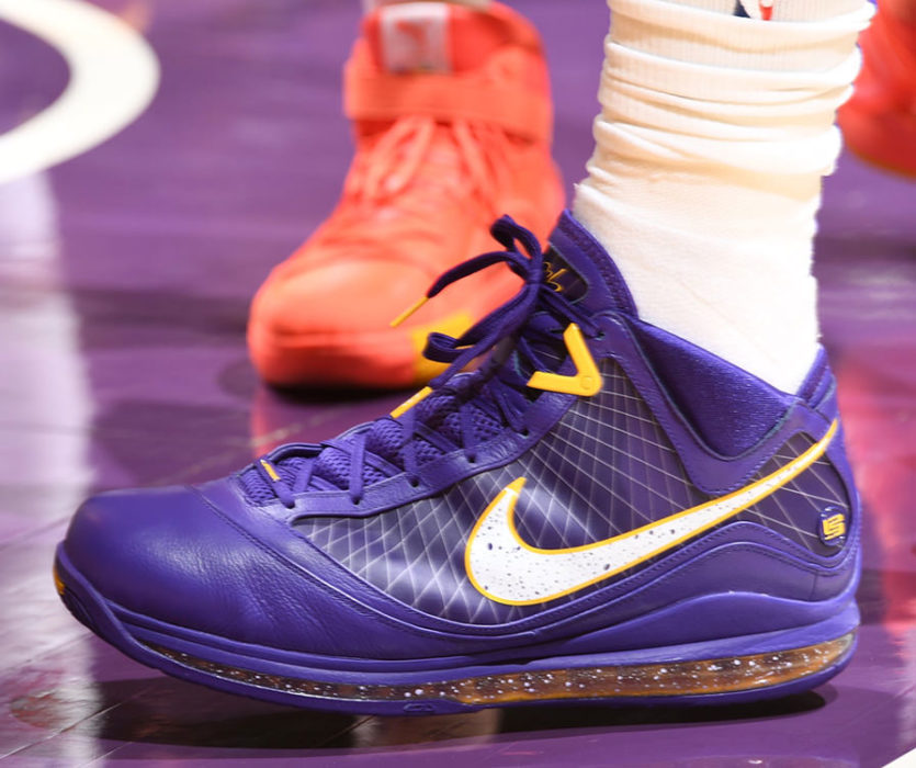 The King Rocks the LeBron 7 