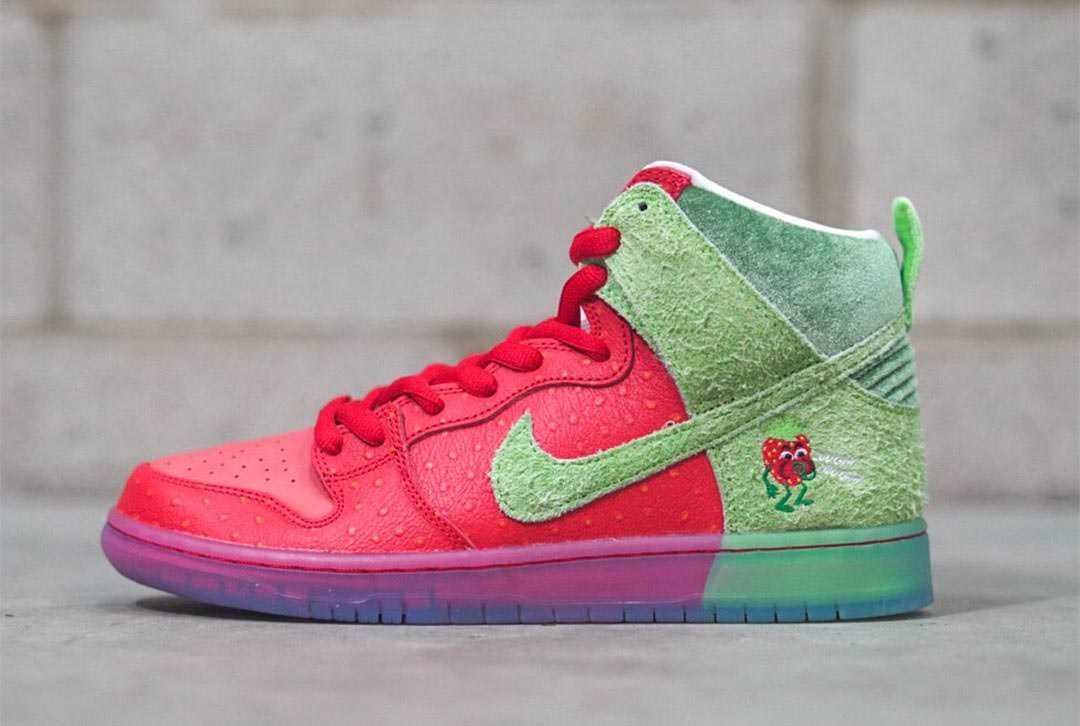 nike dunk high strawberry cough