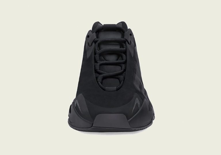 triple black 700 mnvn