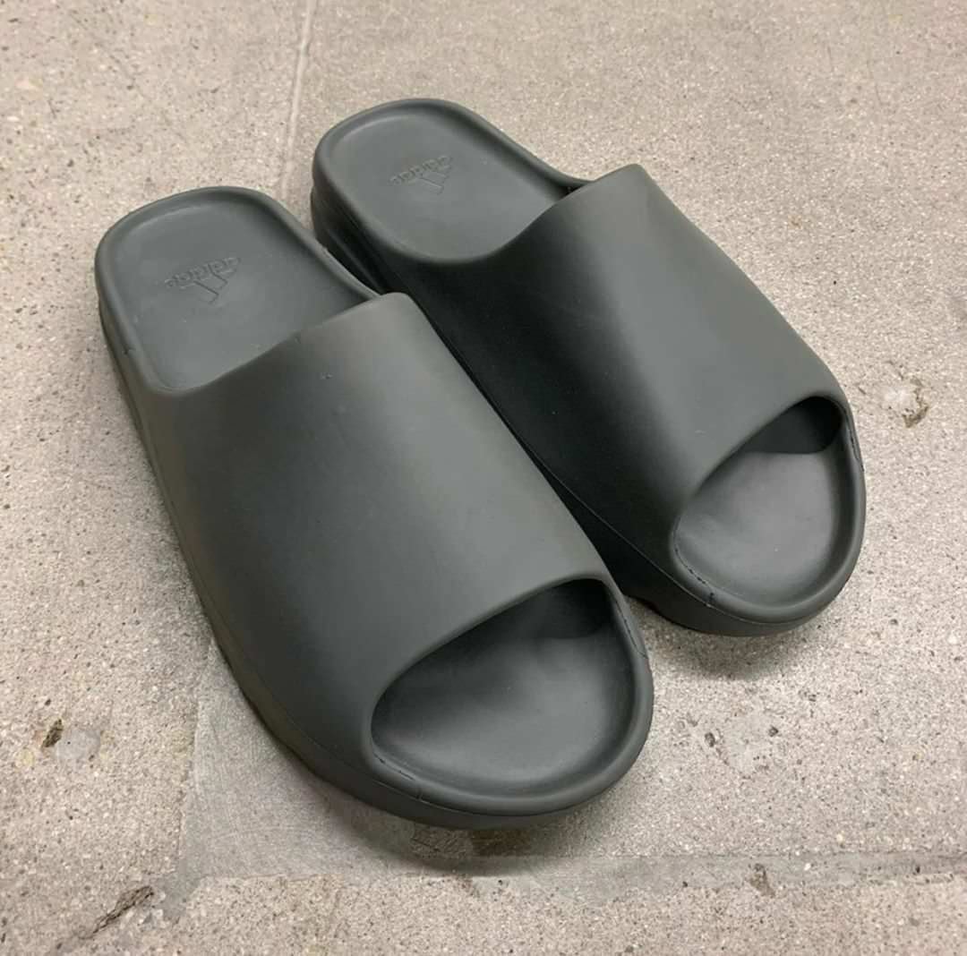26+ Adidas Yeezy Slides Red Images