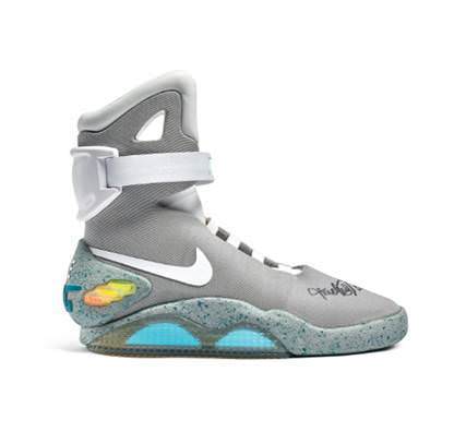Sotheby's Autction Nike MAG, Nike SB Dunk Low 
