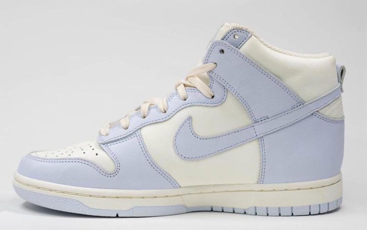 WMNS Nike Dunk High 