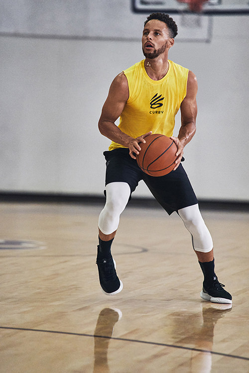 Under Armour lança marca de Stephen Curry para competir com a Jordan -  30/11/2020 - UOL Esporte