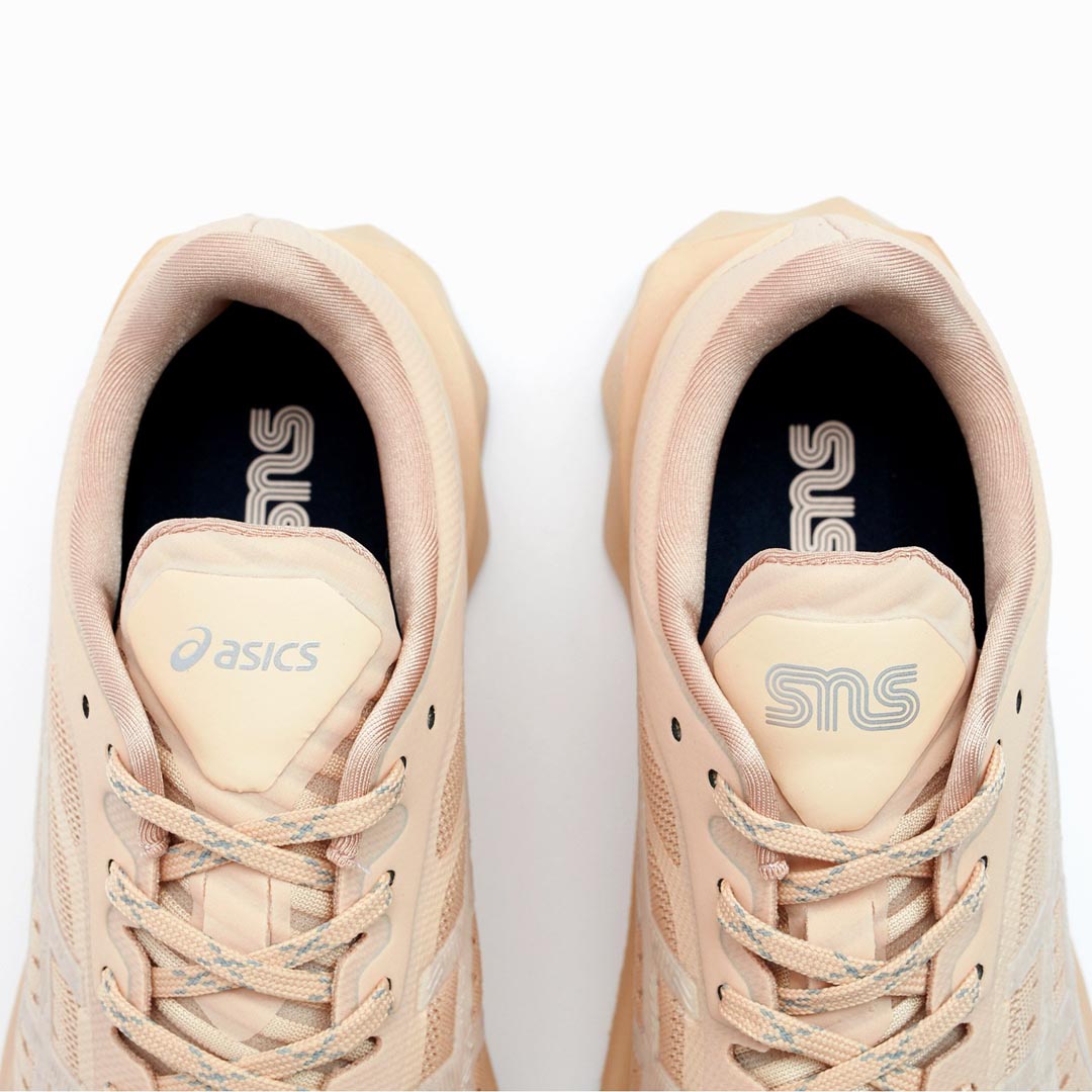 asics novablast x sns