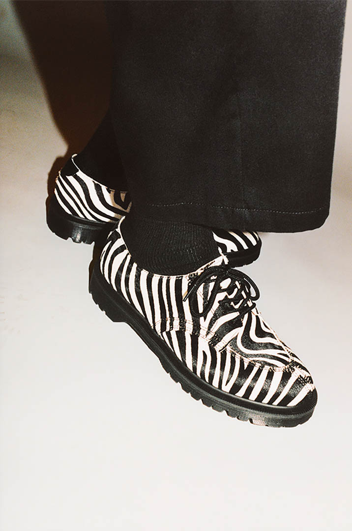 Supreme/Dr.Martens Split Toe 5-Eye zebra