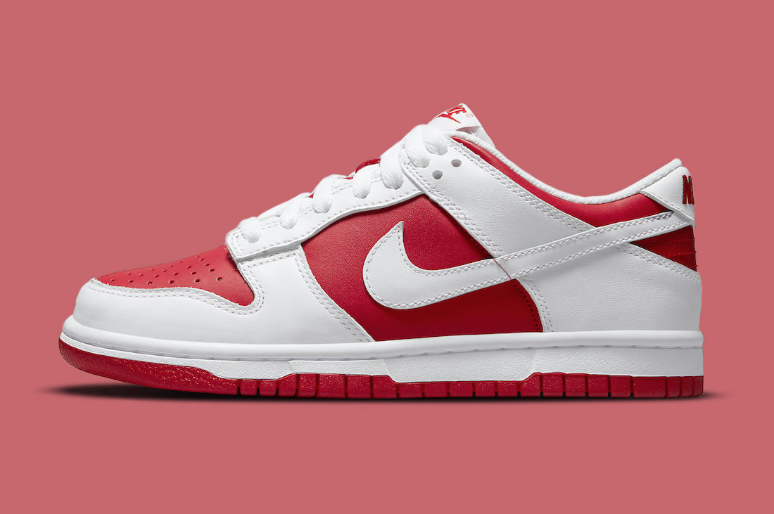 red nikes dunks