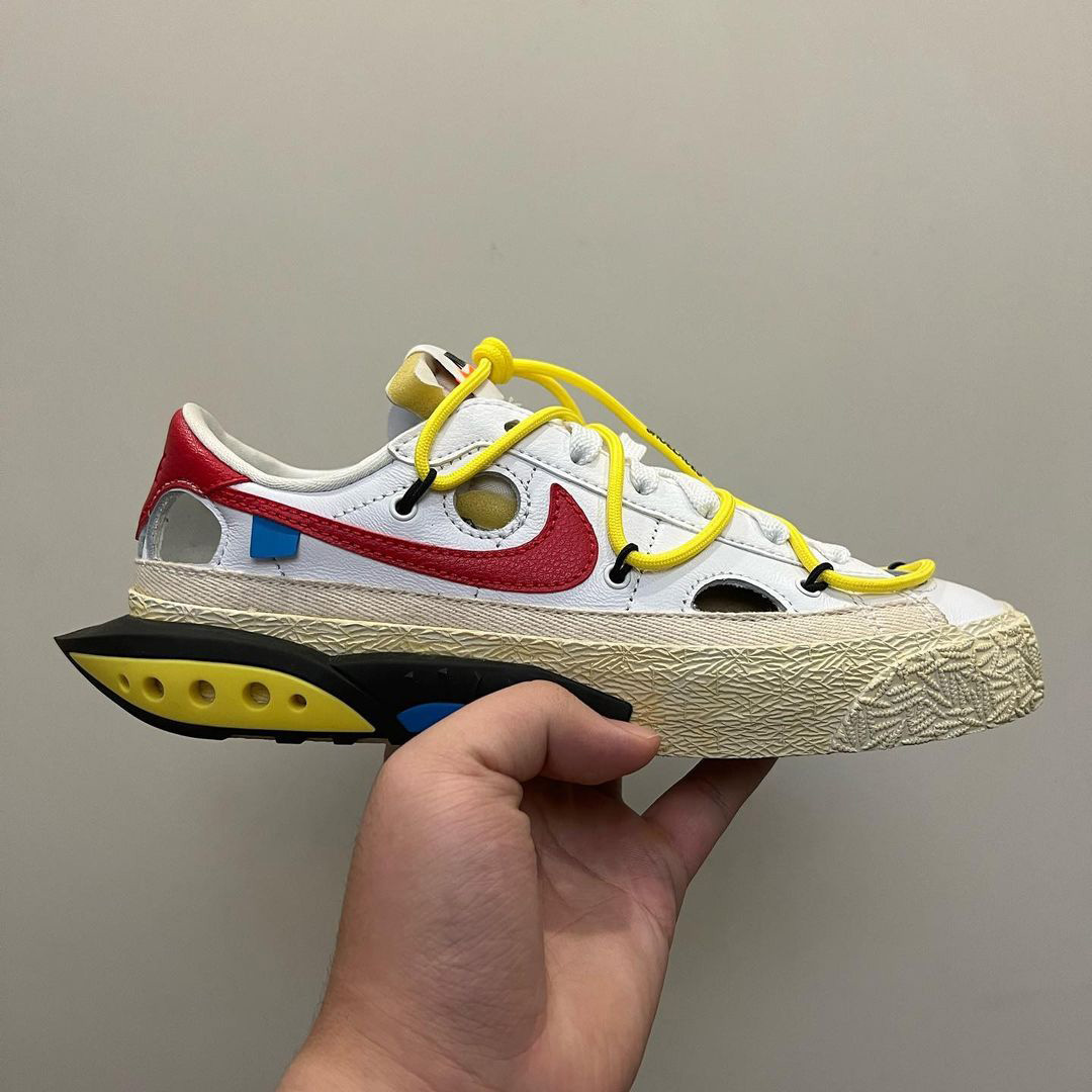 In-hand pics of the Off-White x Nike Moma I picked up this morning