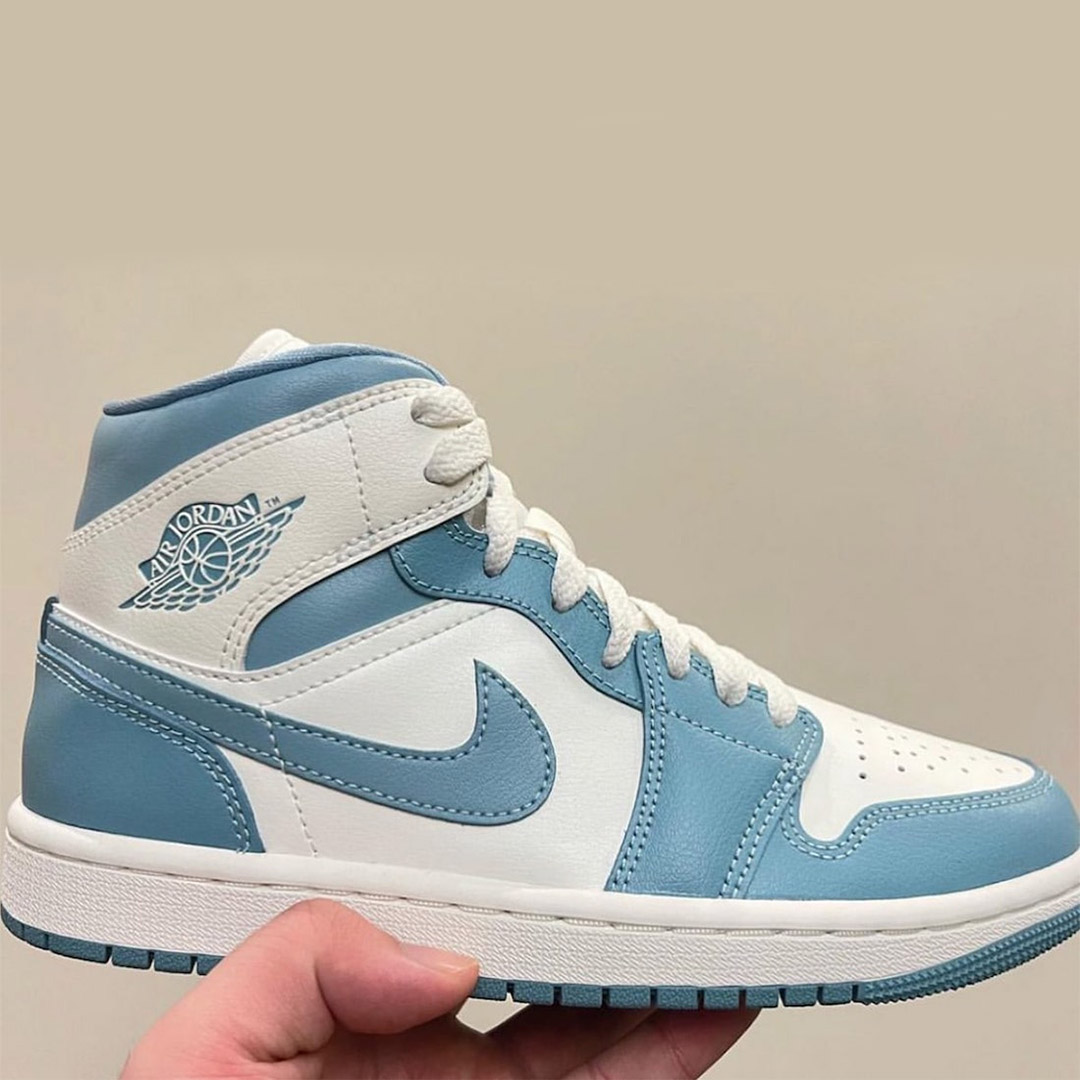 Air Jordan 1 Mid 