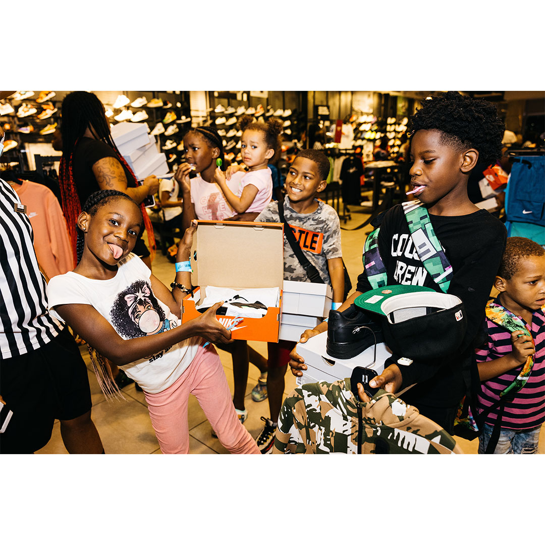 2Cool2Blog on X: Lil Baby takes over Foot Locker in Atlanta & having a  back to school giveaway for the kids  / X