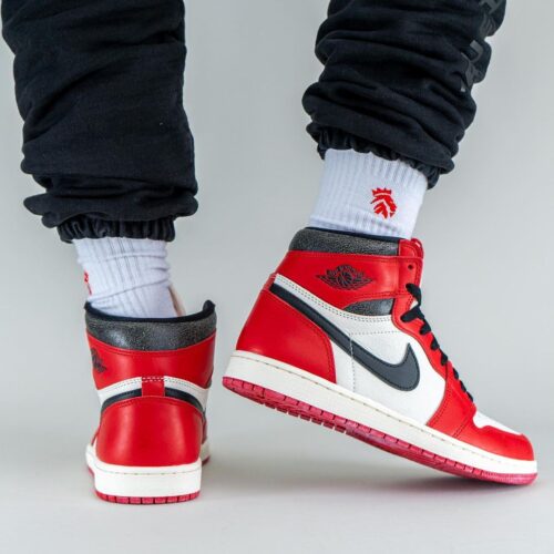 Air Jordan 1 Retro High OG Chicago 