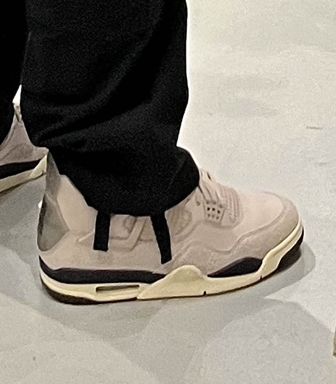 A Ma Maniere x Air Jordan 4 WMNS Phantom FZ4810-001