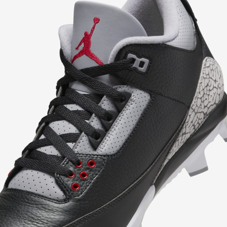 Air Jordan 3 Baseball Cleat 