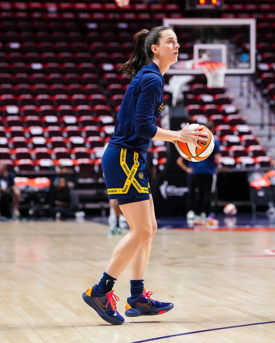 caitlin clark nike precio kobe 5 pe indiana fever blue yellow 1