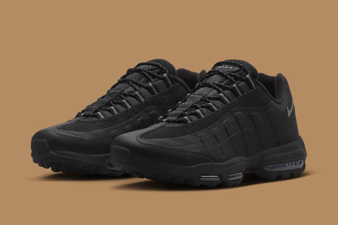 Nike air max 95 ultra se triple black best sale