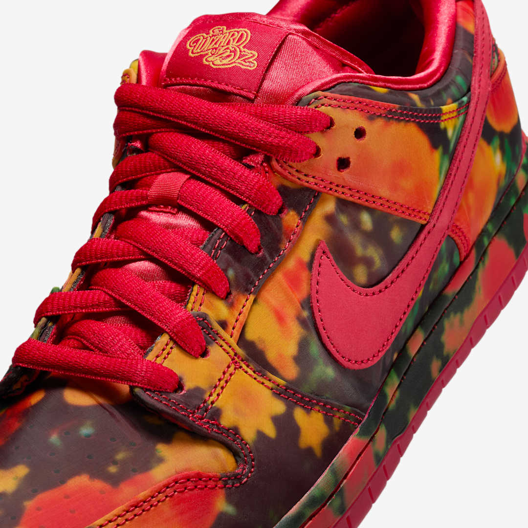 The Wizard of Oz x Nike SB Dunk Low "Red Slippers" FZ1291-600