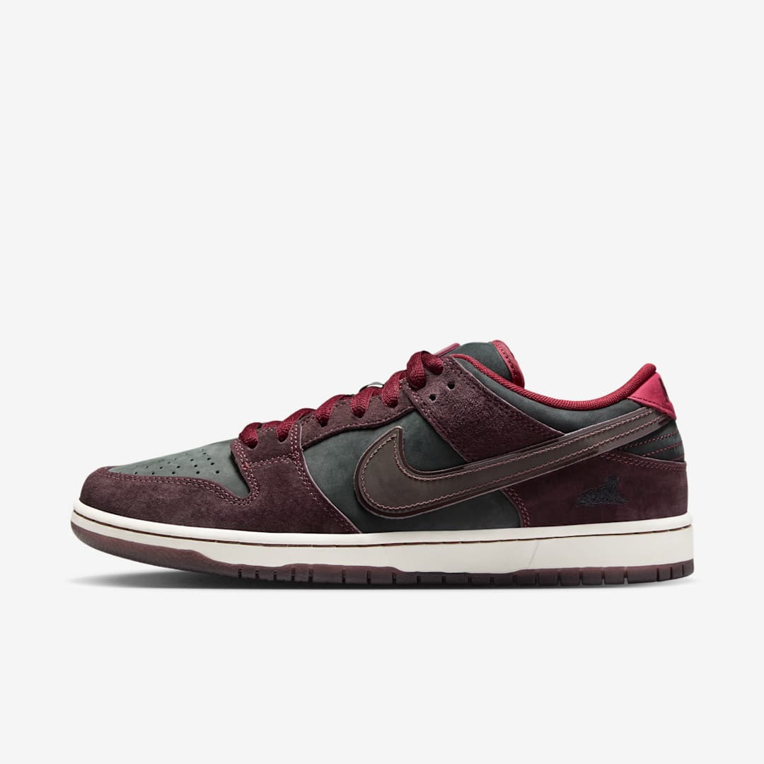 RIOT Skateshop x Nike SB Dunk Low "Dark Beetroot" FZ1289-200