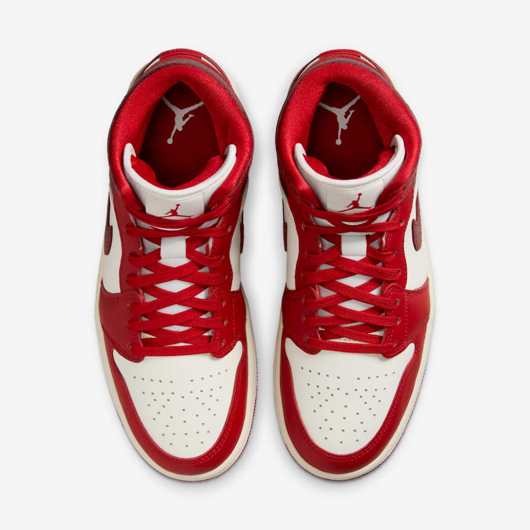 Air Jordan 1 Mid WMNS HJ9337-106