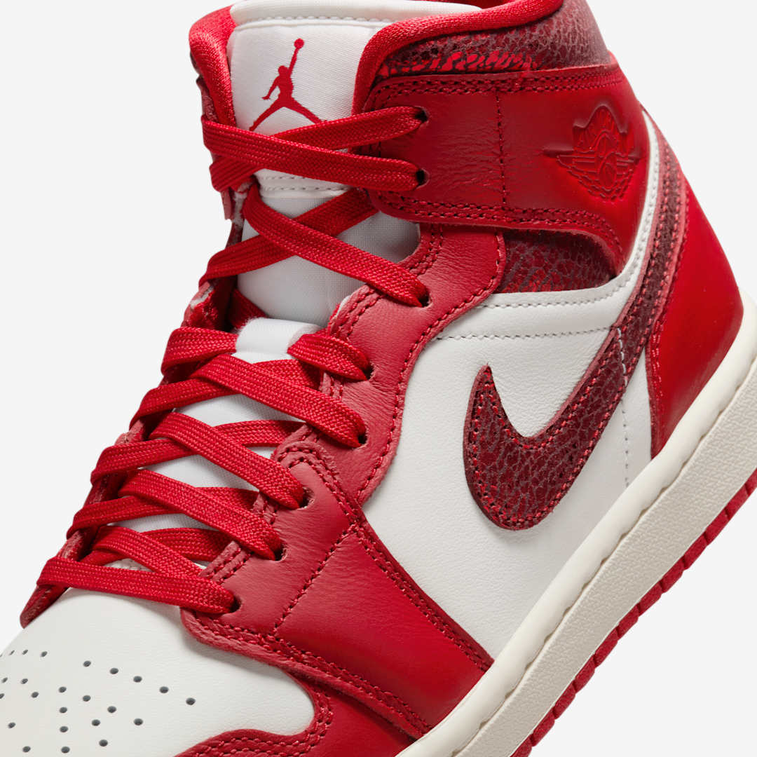 Air Jordan 1 Mid WMNS HJ9337-106